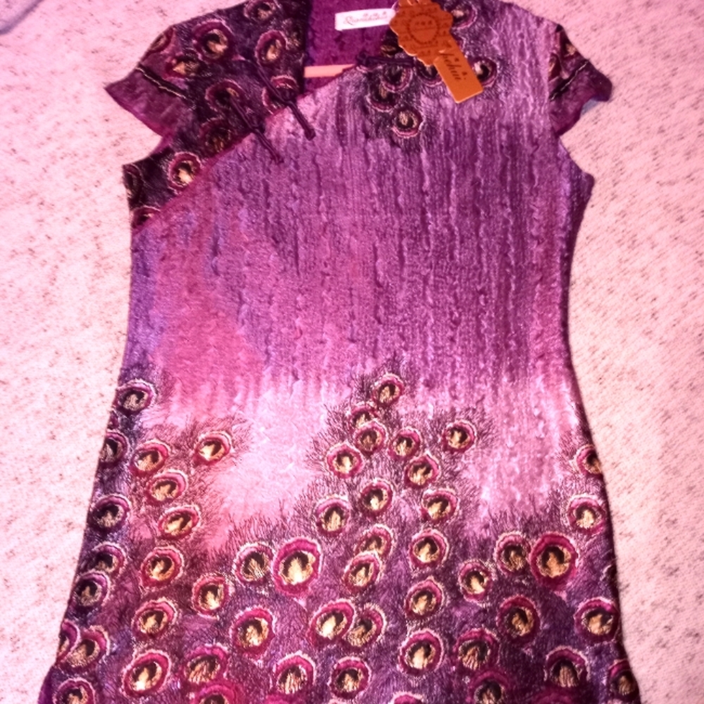 Beautiful peacock feather print silky stretch dres